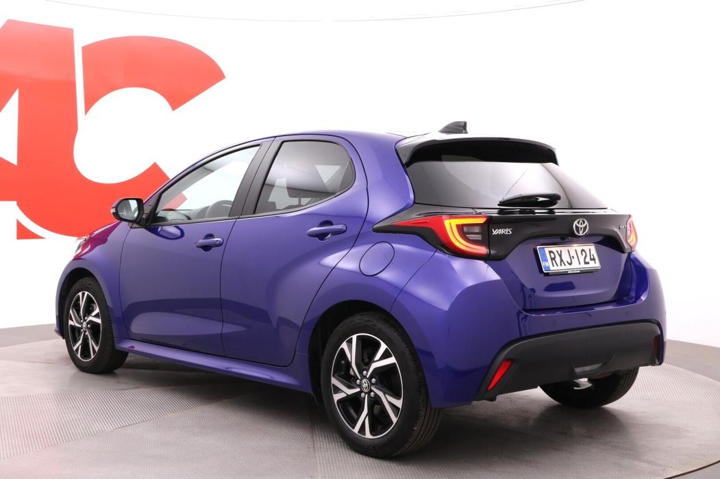 TOYOTA Yaris 2025