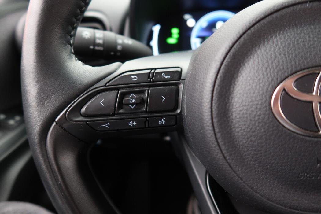 TOYOTA Yaris Cross 2025