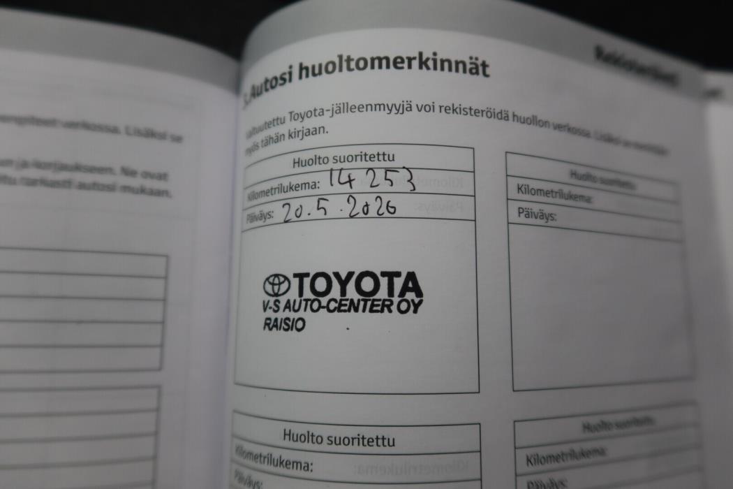 TOYOTA Yaris Cross 2025