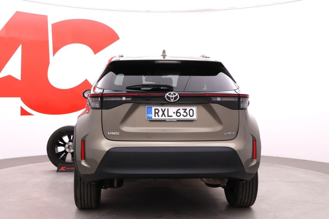 TOYOTA Yaris Cross 2025