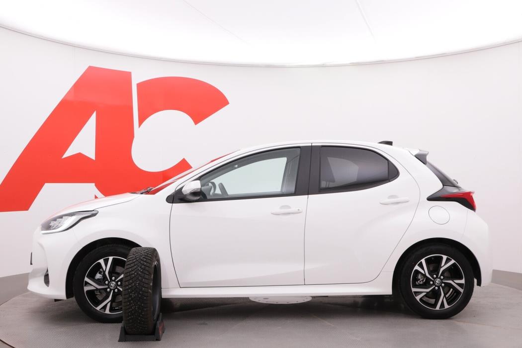 TOYOTA Yaris 2025