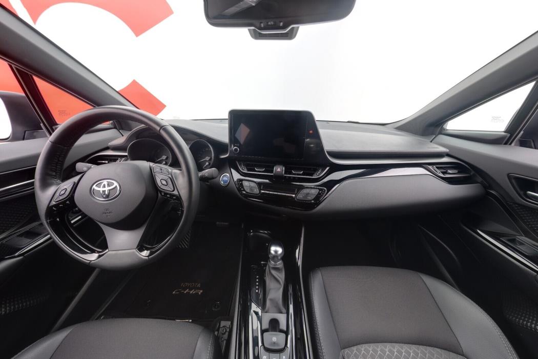 TOYOTA C-HR 2024