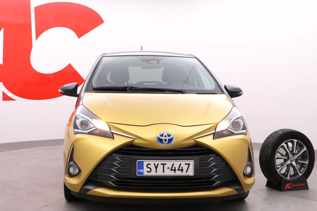 TOYOTA Yaris 2019
