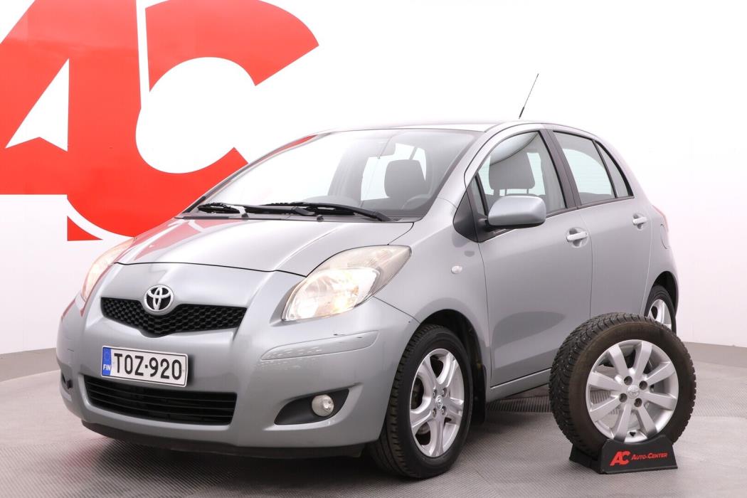TOYOTA Yaris 2011