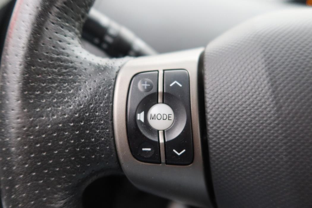TOYOTA Yaris 2011