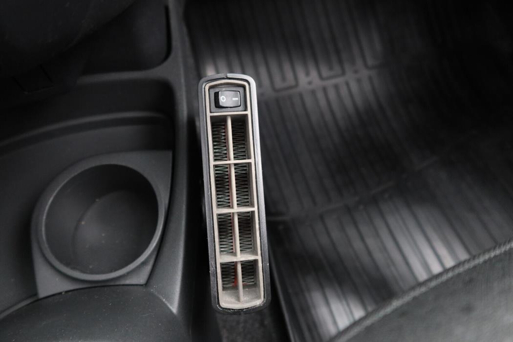 TOYOTA Yaris 2011