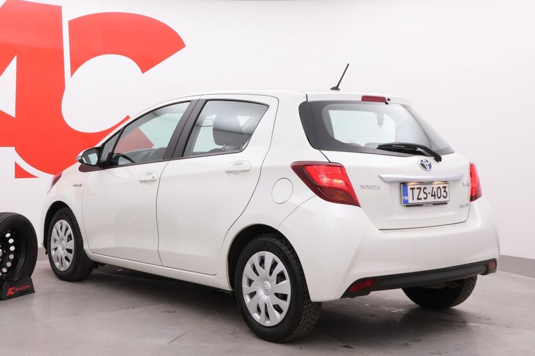 TOYOTA Yaris 2015