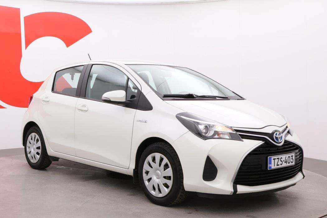 TOYOTA Yaris 2015