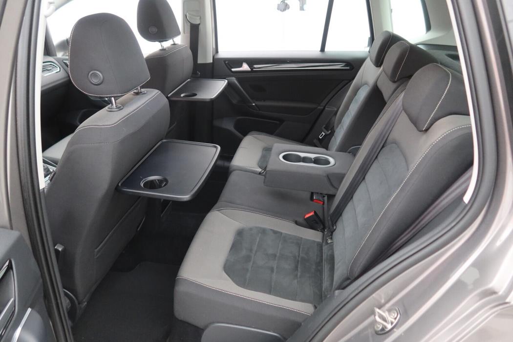 VOLKSWAGEN Golf Sportsvan 2015