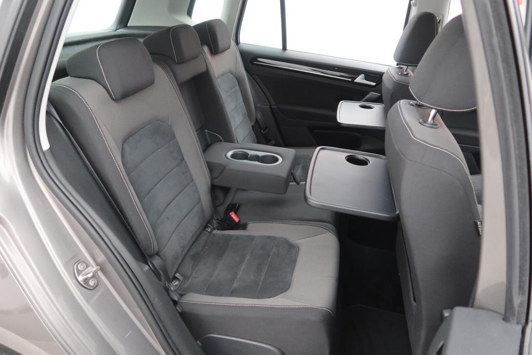 VOLKSWAGEN Golf Sportsvan 2015