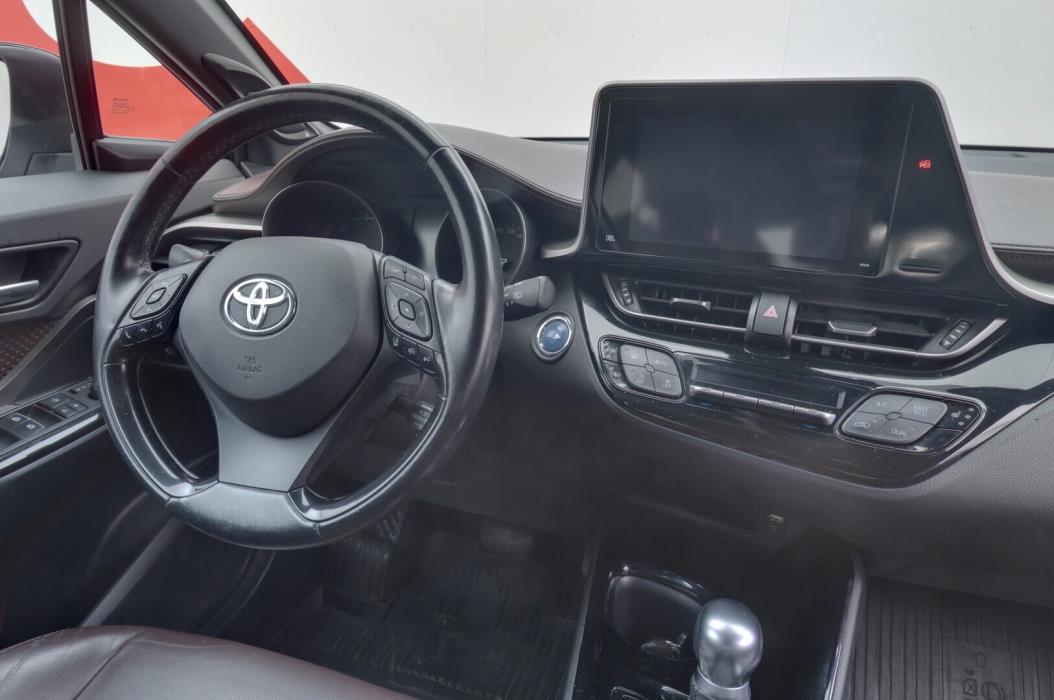 TOYOTA C-HR 2017