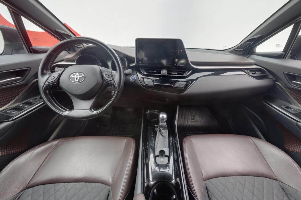 TOYOTA C-HR 2017