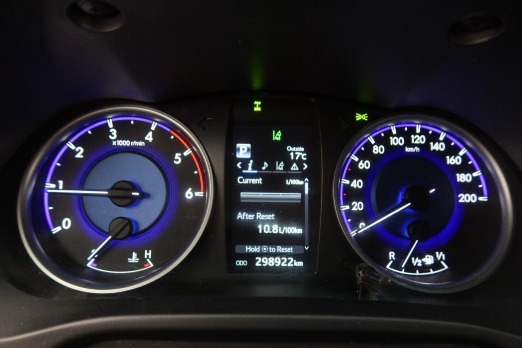 TOYOTA Hilux 2018