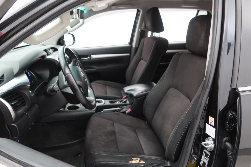 TOYOTA Hilux 2018