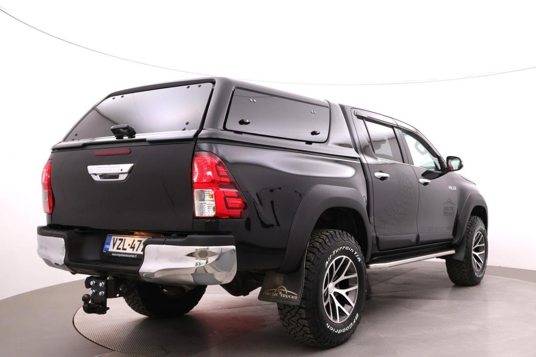 TOYOTA Hilux 2018