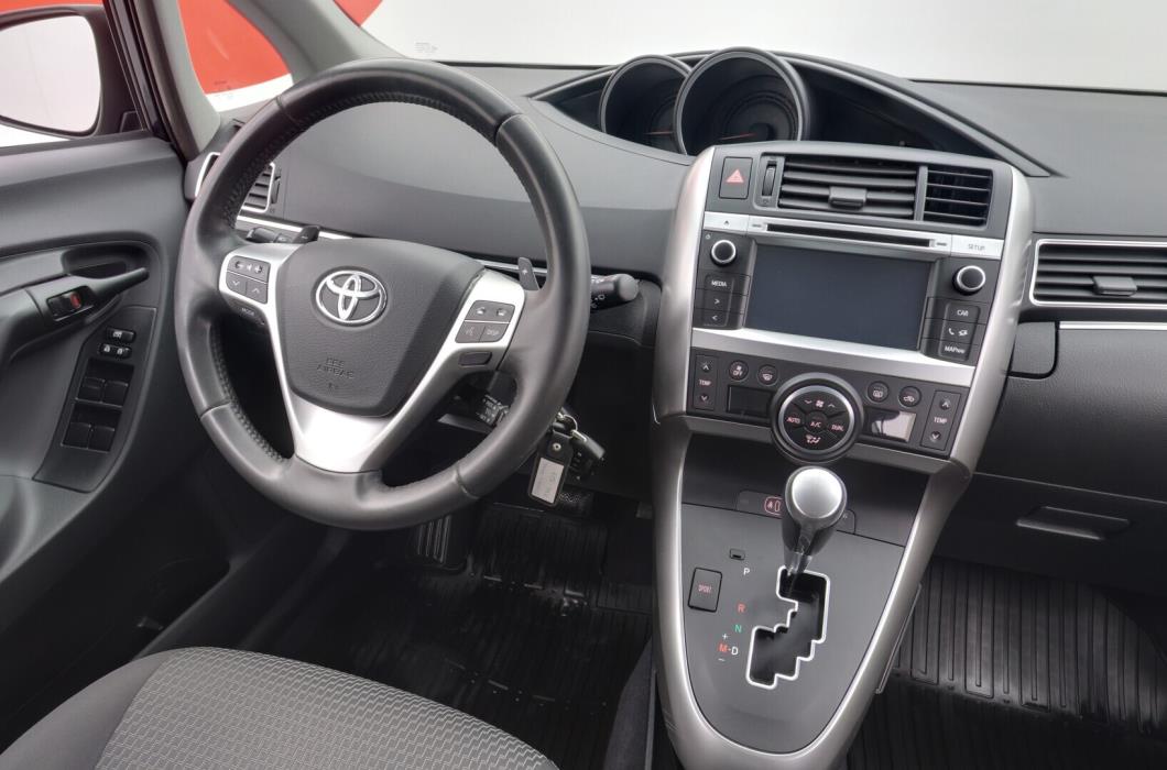TOYOTA Verso 2014