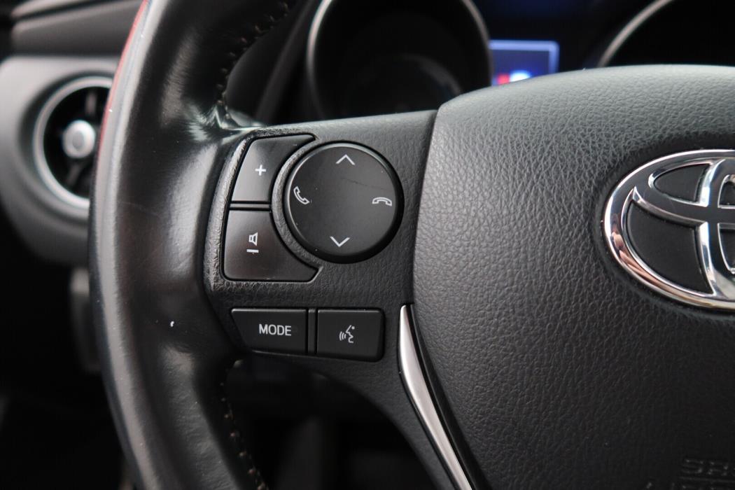 TOYOTA Auris 2018