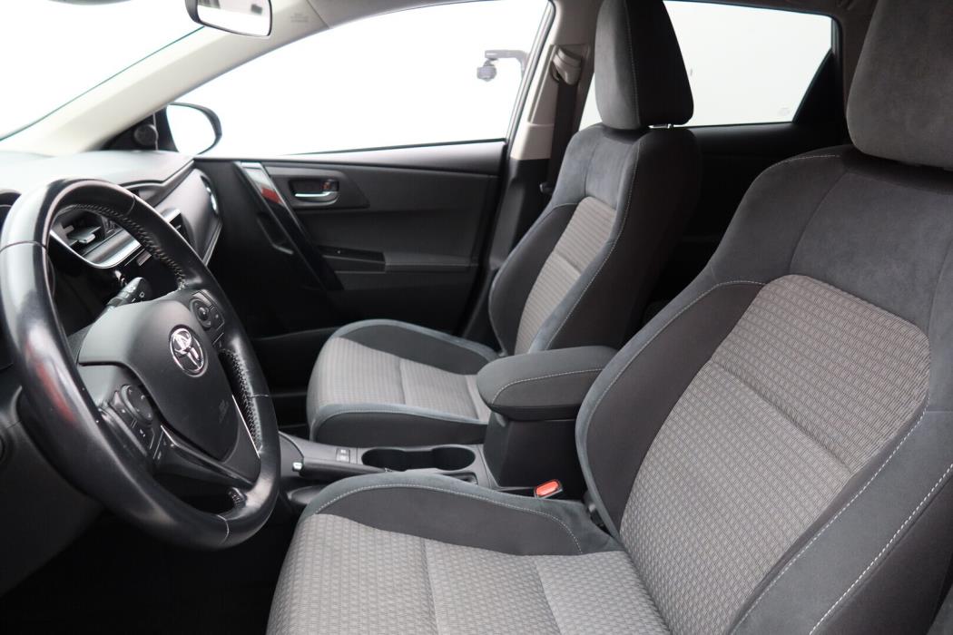 TOYOTA Auris 2018
