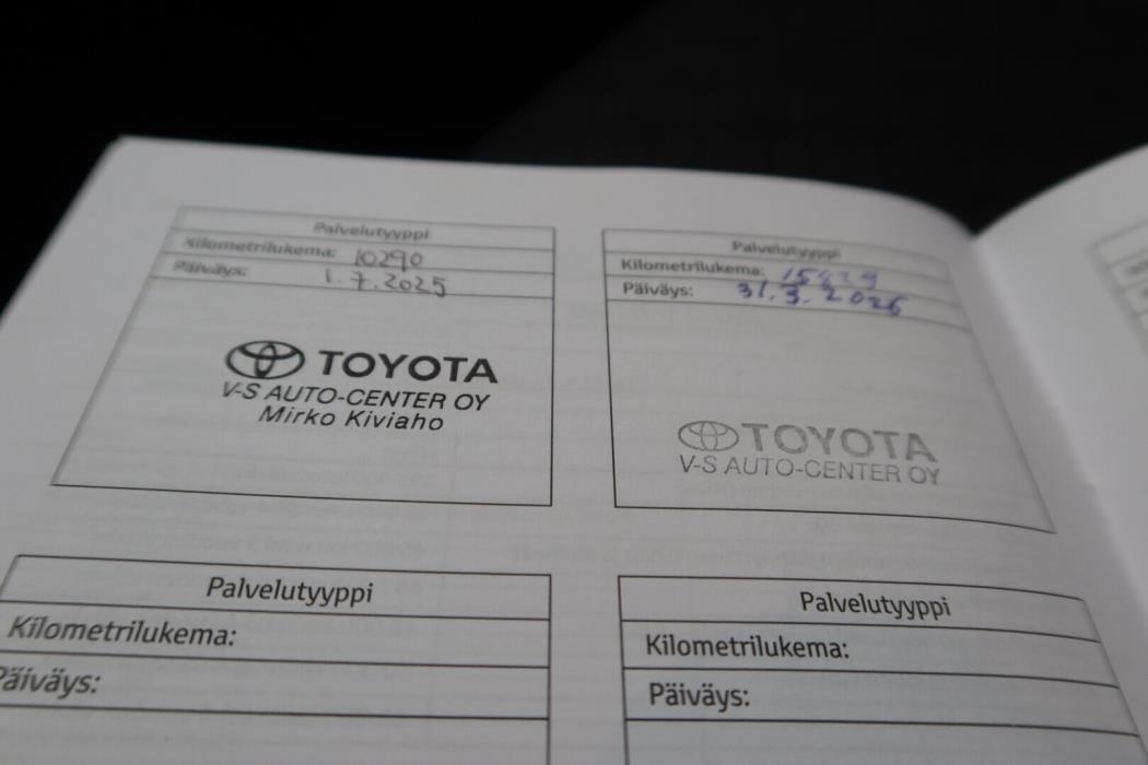 TOYOTA Yaris 2024