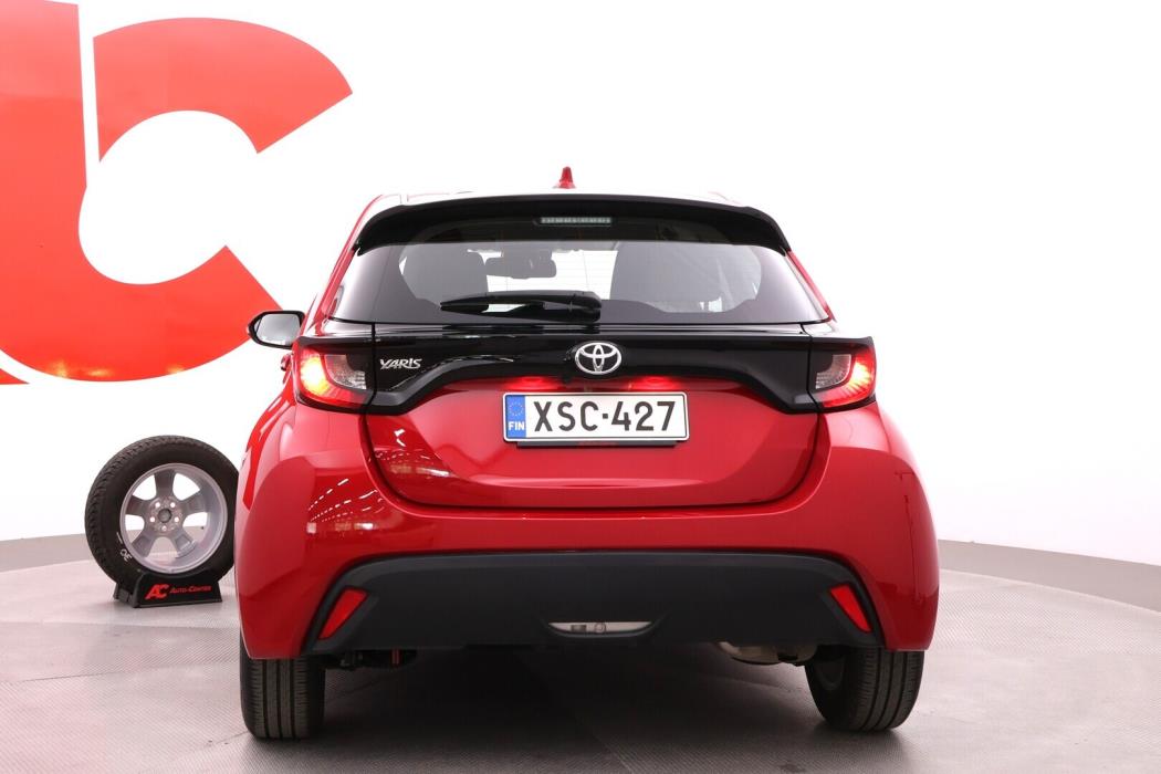 TOYOTA Yaris 2024