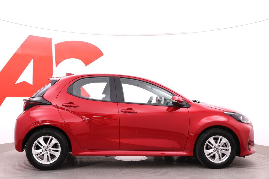 TOYOTA Yaris 2024