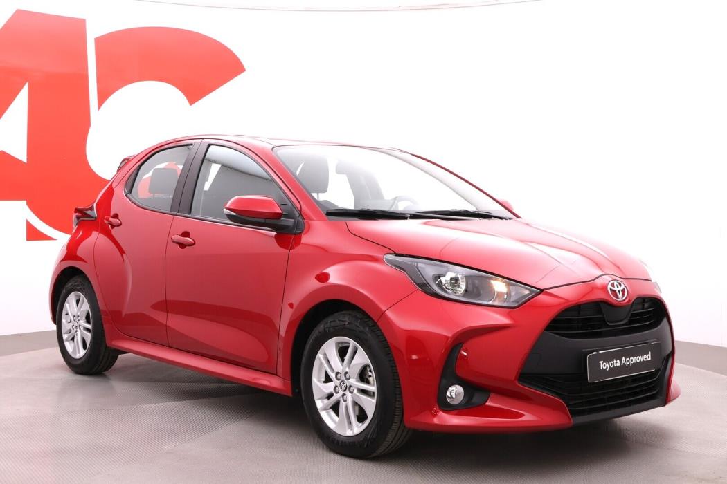 TOYOTA Yaris 2024