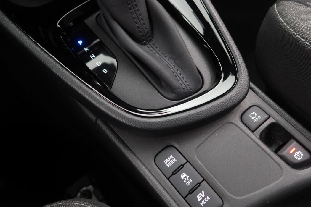 TOYOTA Yaris Cross 2024