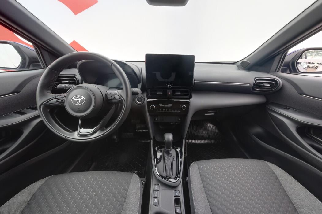 TOYOTA Yaris Cross 2025