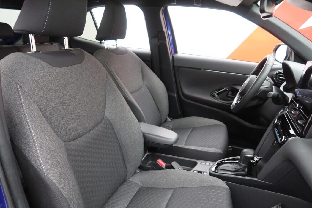 TOYOTA Yaris Cross 2025