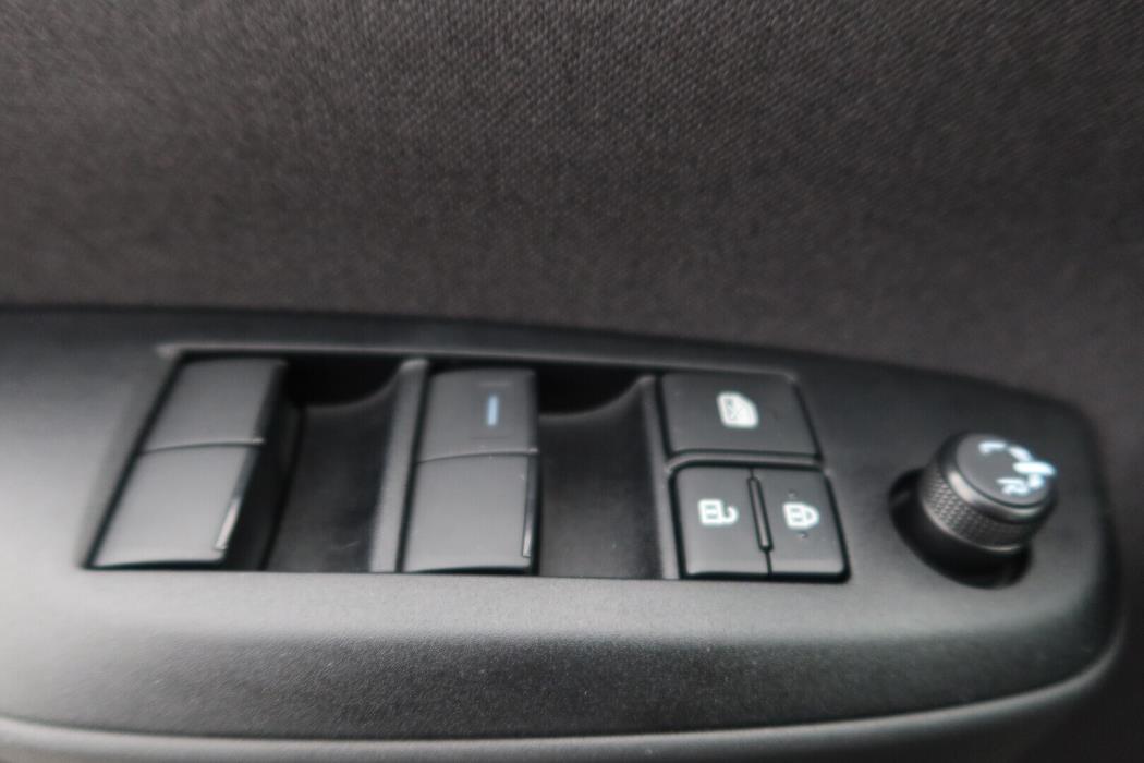 TOYOTA Yaris Cross 2025