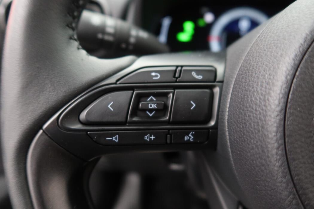 TOYOTA Yaris Cross 2025