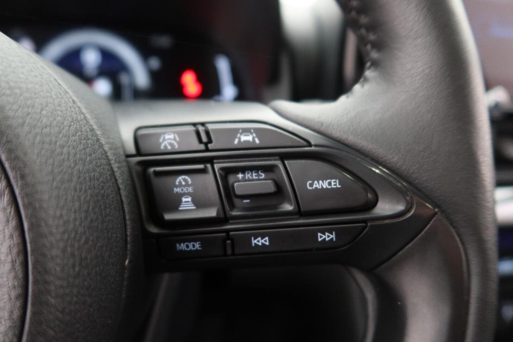 TOYOTA Yaris Cross 2025