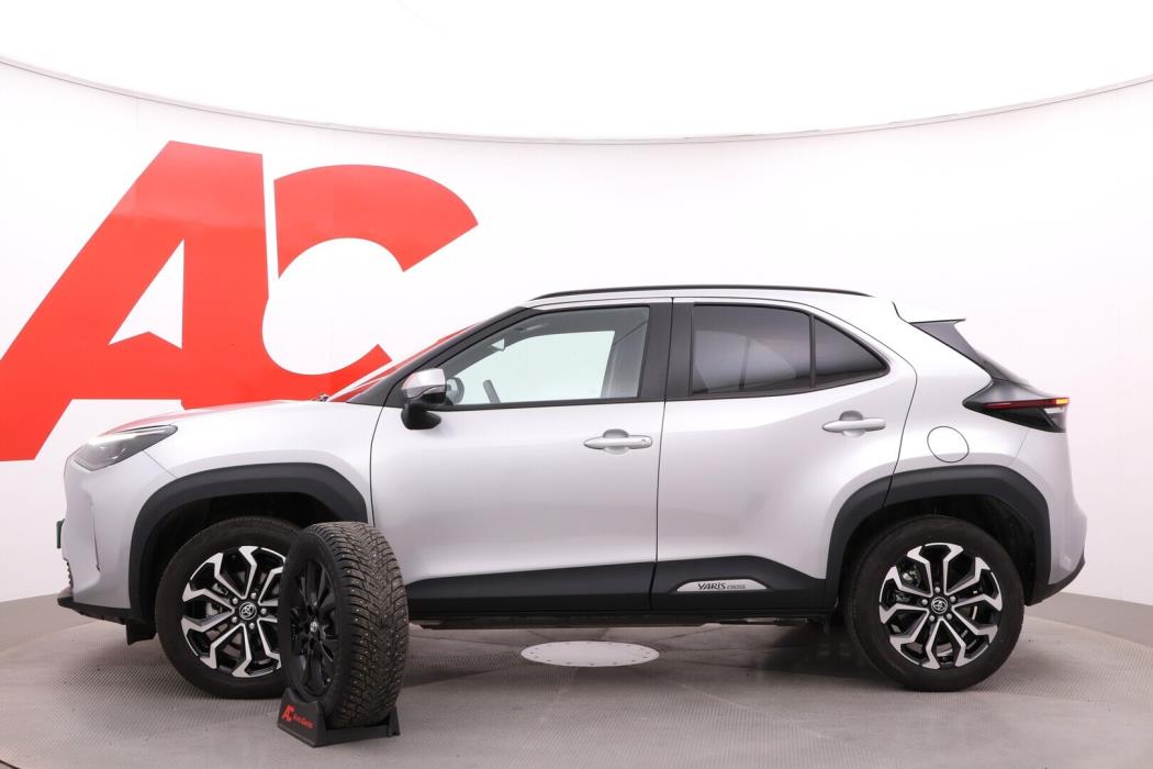 TOYOTA Yaris Cross 2025