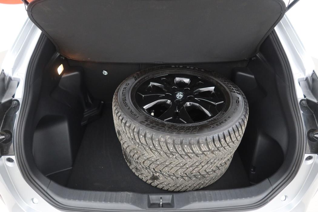 TOYOTA Yaris Cross 2025