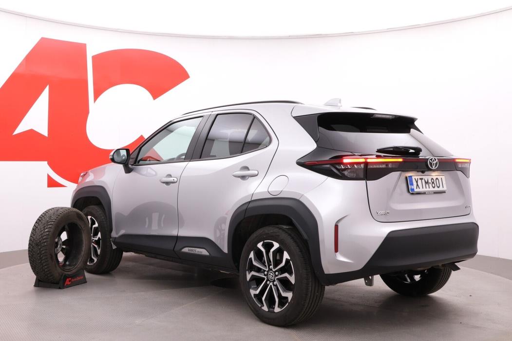 TOYOTA Yaris Cross 2025