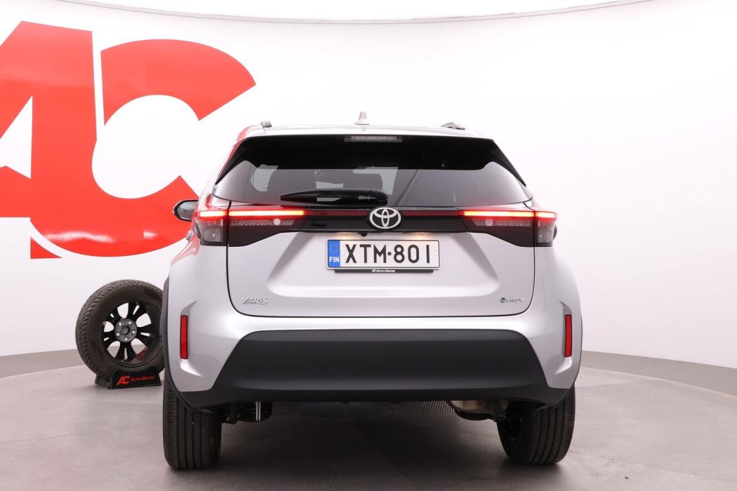 TOYOTA Yaris Cross 2025