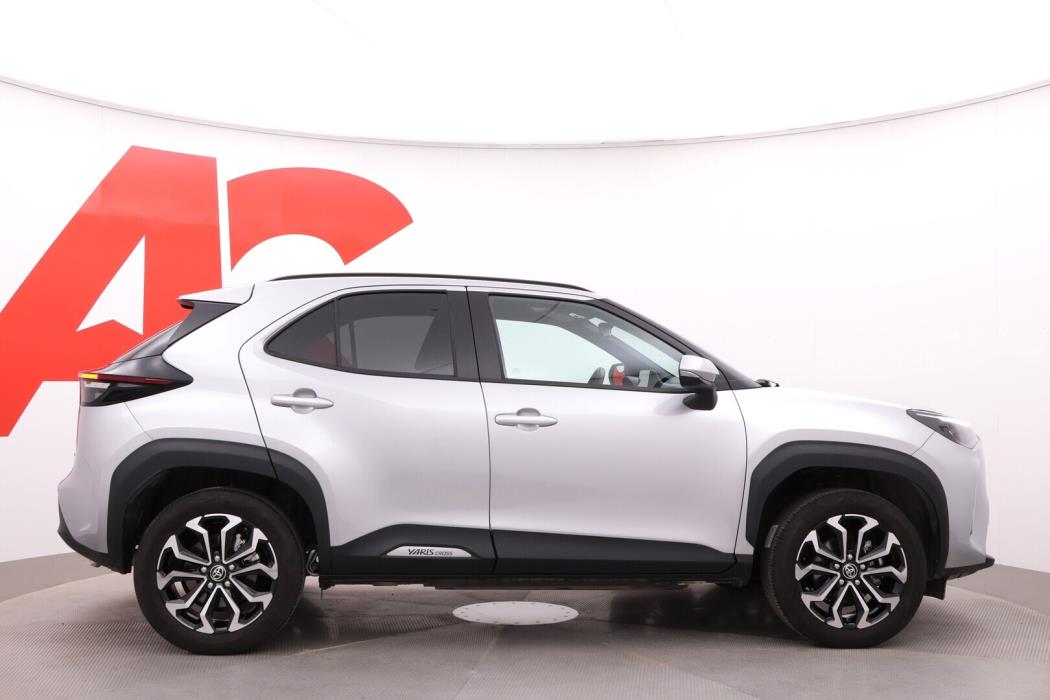 TOYOTA Yaris Cross 2025