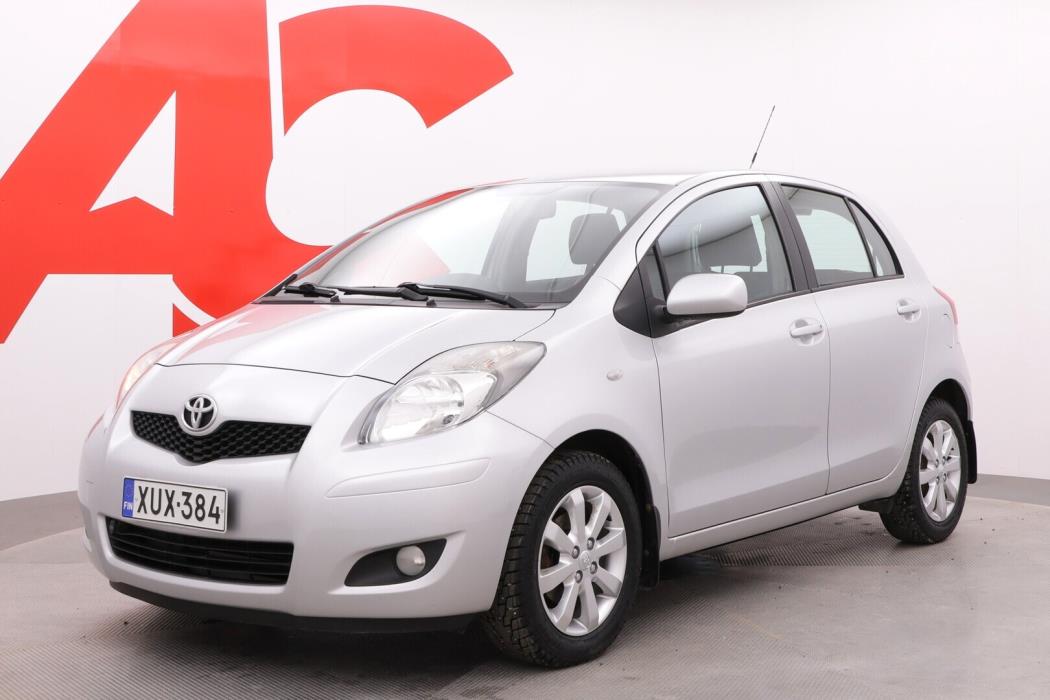 TOYOTA Yaris 2010