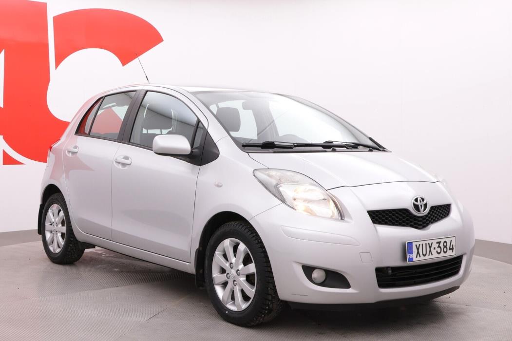 TOYOTA Yaris 2010