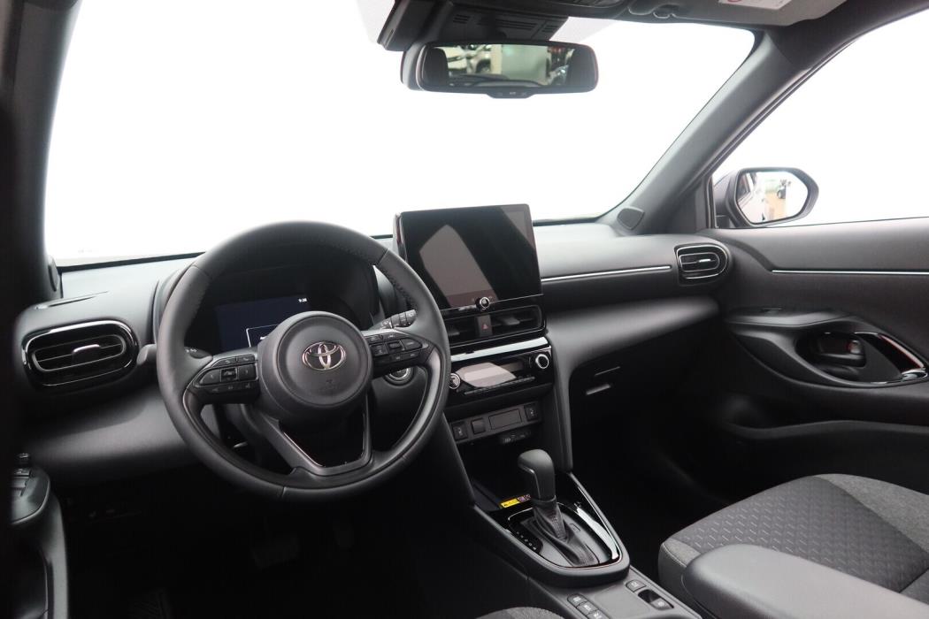 TOYOTA Yaris Cross 2025