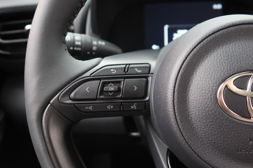 TOYOTA Yaris Cross 2025