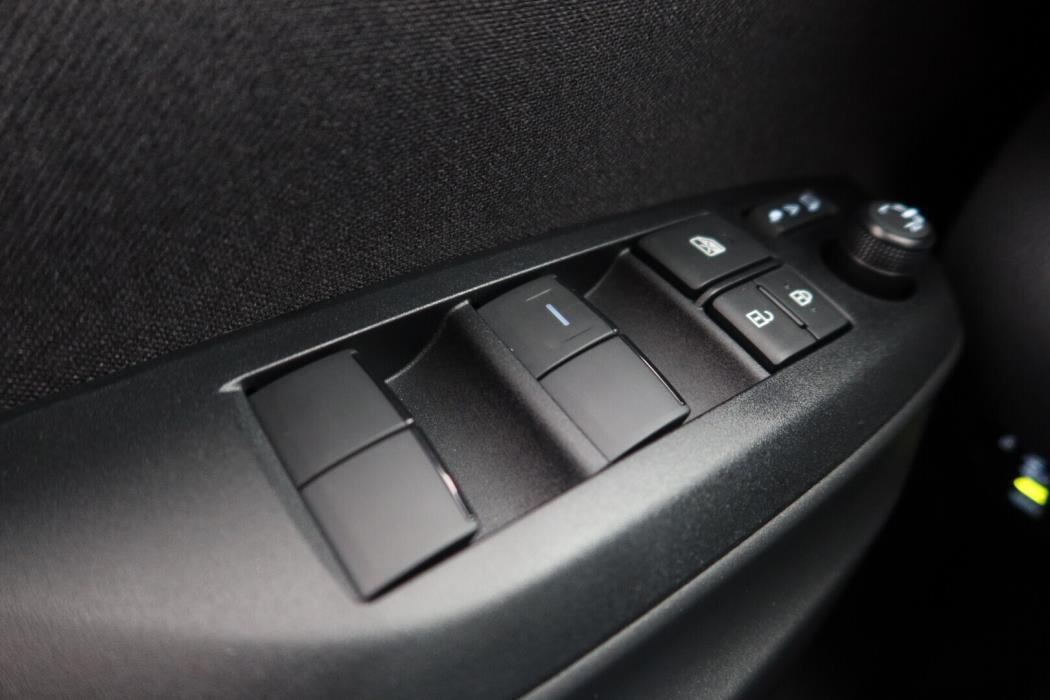 TOYOTA Yaris Cross 2025