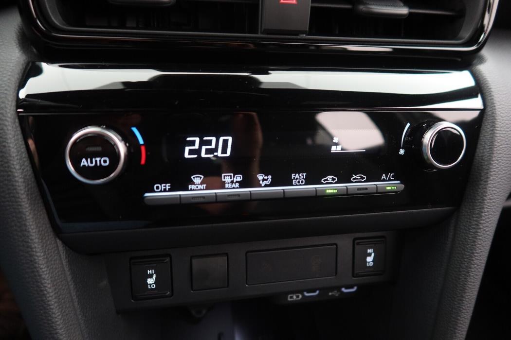 TOYOTA Yaris Cross 2025