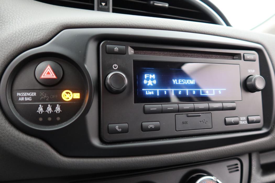 TOYOTA Yaris 2018