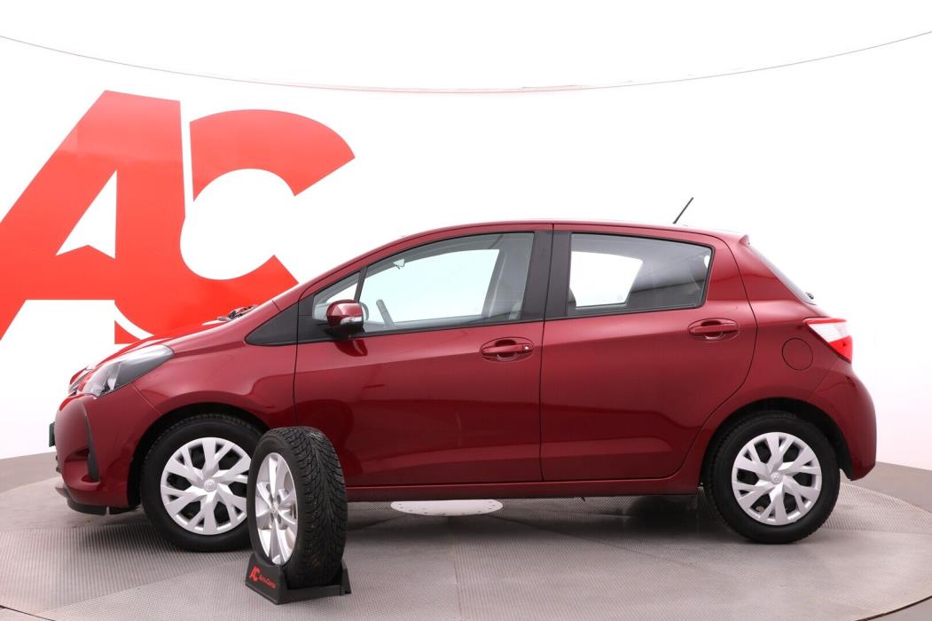 TOYOTA Yaris 2018