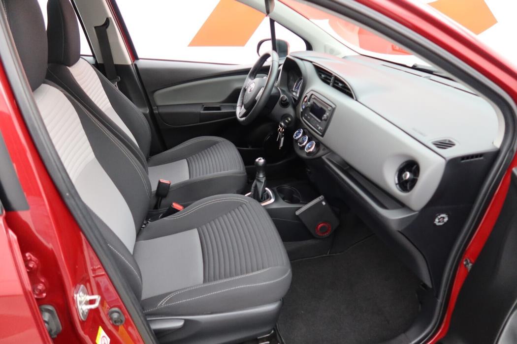 TOYOTA Yaris 2018