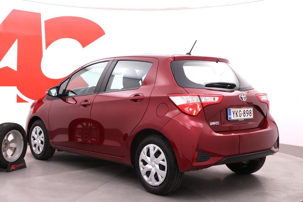 TOYOTA Yaris 2018