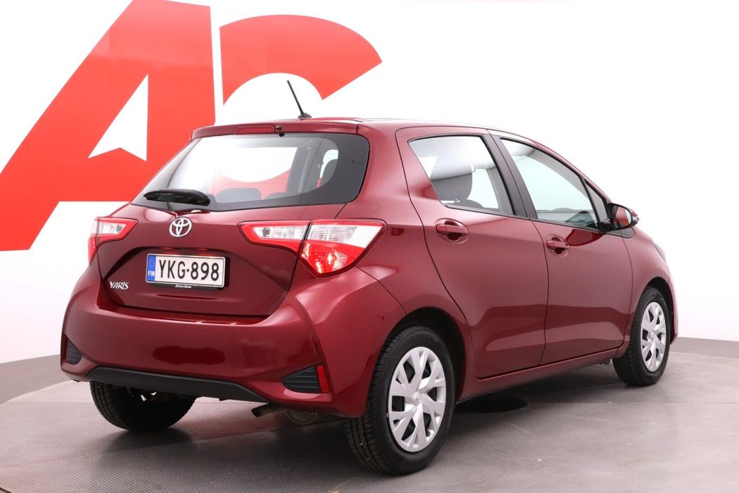 TOYOTA Yaris 2018