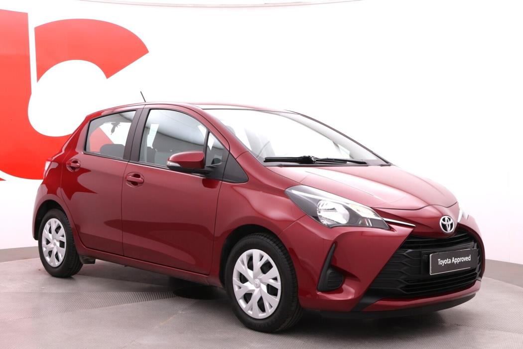 TOYOTA Yaris 2018