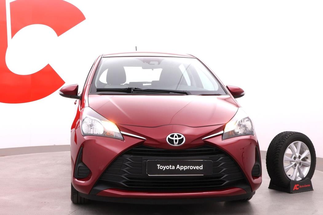 TOYOTA Yaris 2018